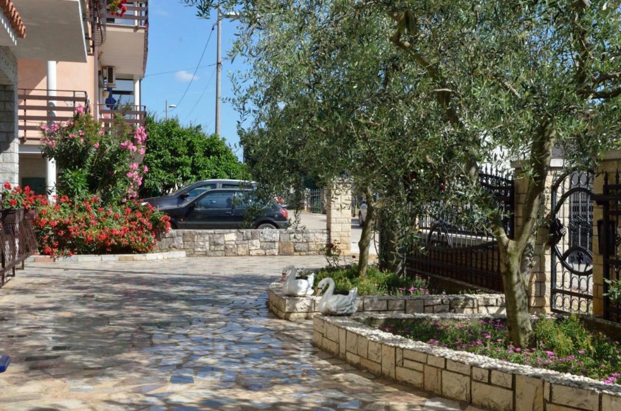 Apartments Ruza Umag Eksteriør billede